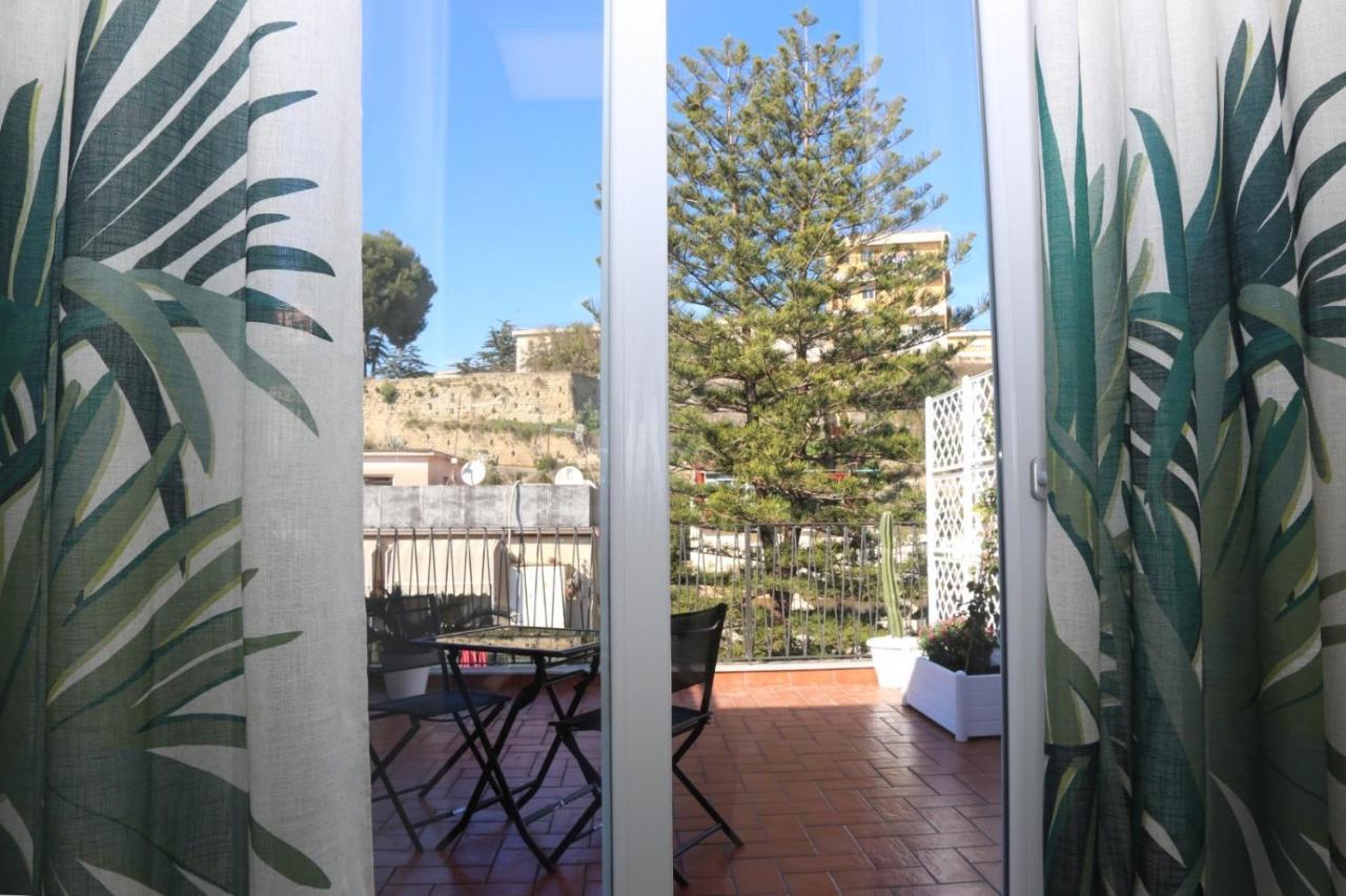 B&B La Dimora Di Nonno Lucio Pozzuoli Bagian luar foto