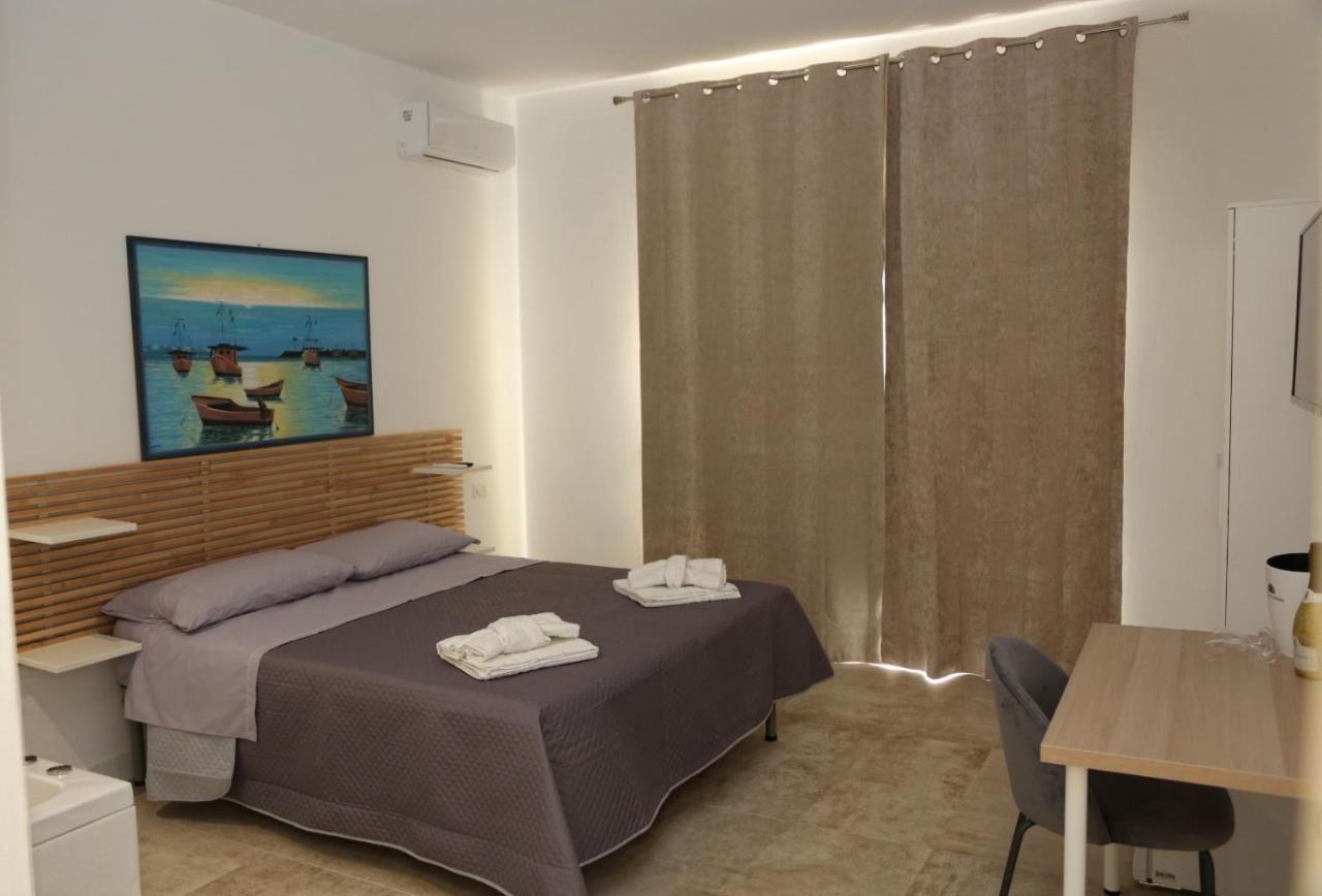 B&B La Dimora Di Nonno Lucio Pozzuoli Bagian luar foto